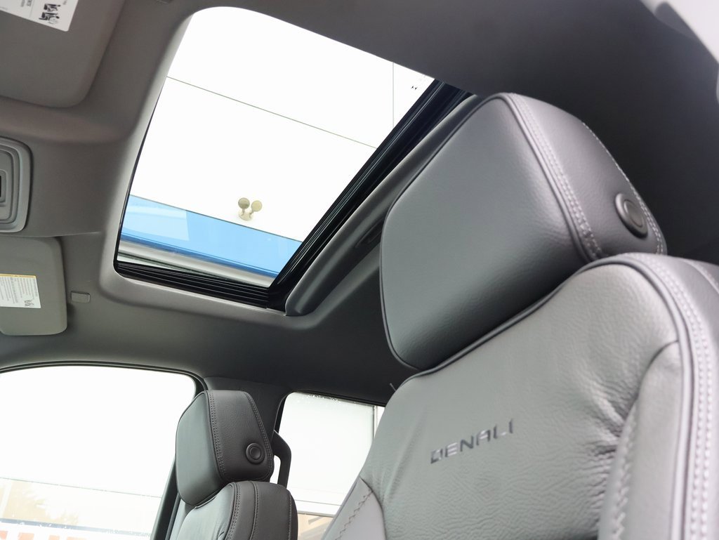 New 2026 GMC Sierra 3500 Denali w/ Denali Reserve Package image 25