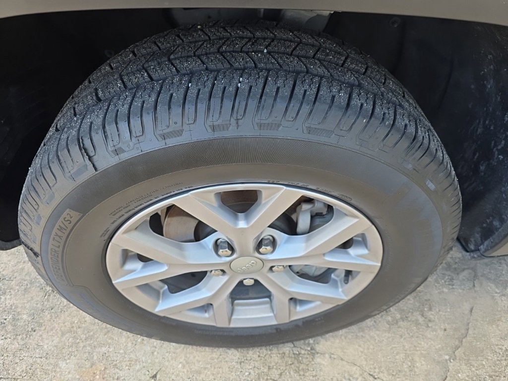 Used 2022 Jeep Grand Cherokee Limited image 4