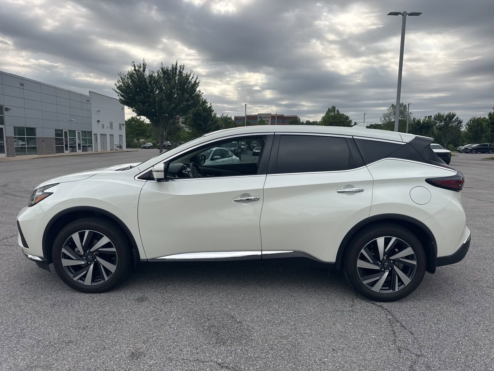 Used 2023 Nissan Murano SL w/ SL Moonroof Package FWD image 8