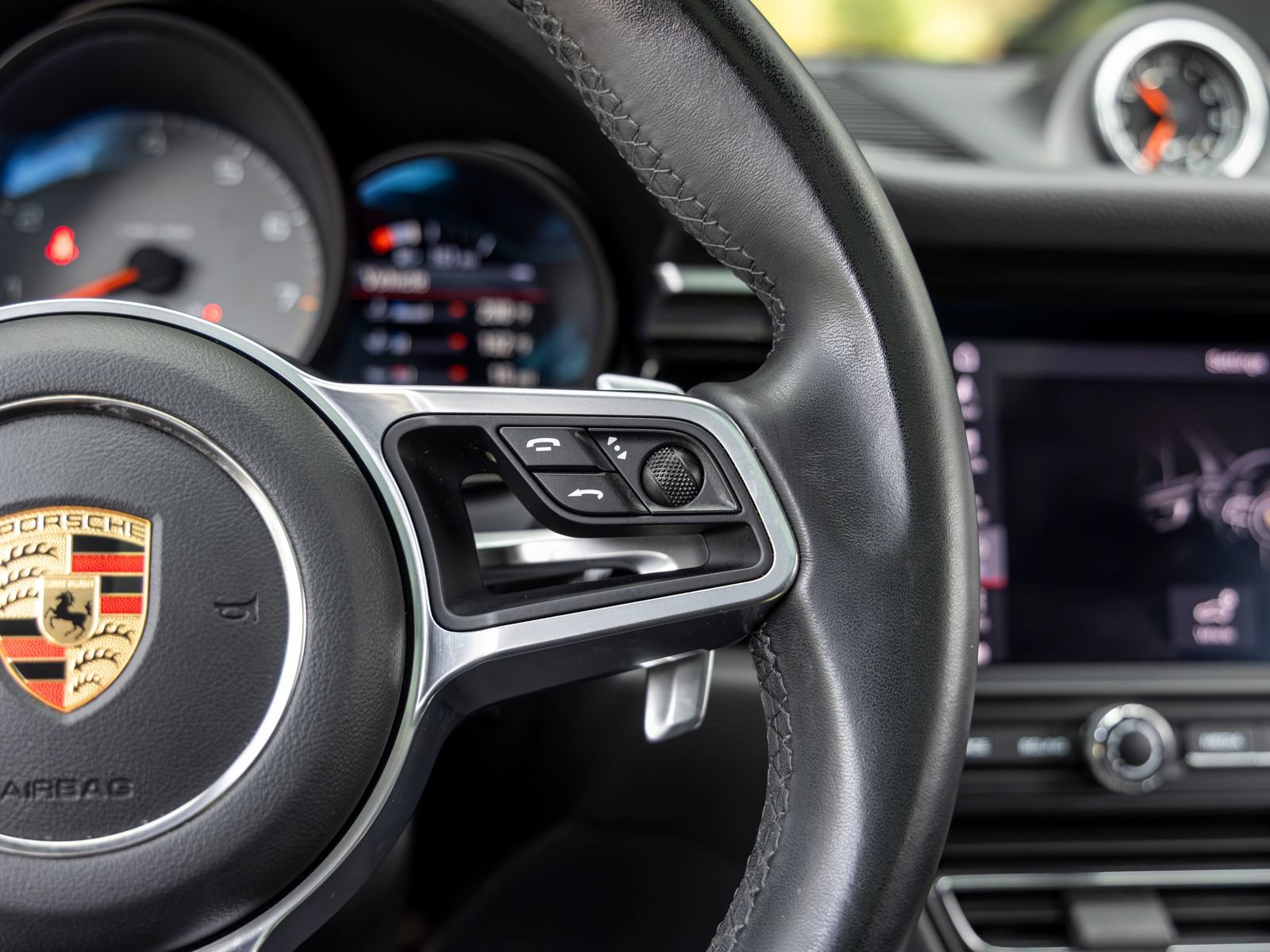 Certified 2021 Porsche Macan S AWD/4WD image 35