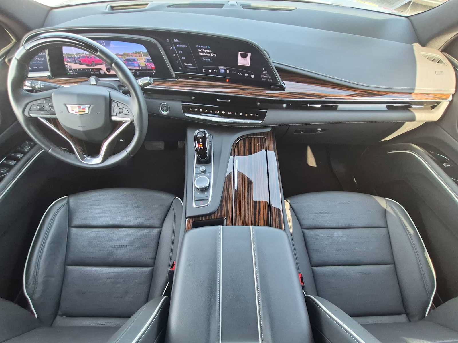 Used 2024 Cadillac Escalade Premium Luxury w/ Performance Package AWD/4WD image 15