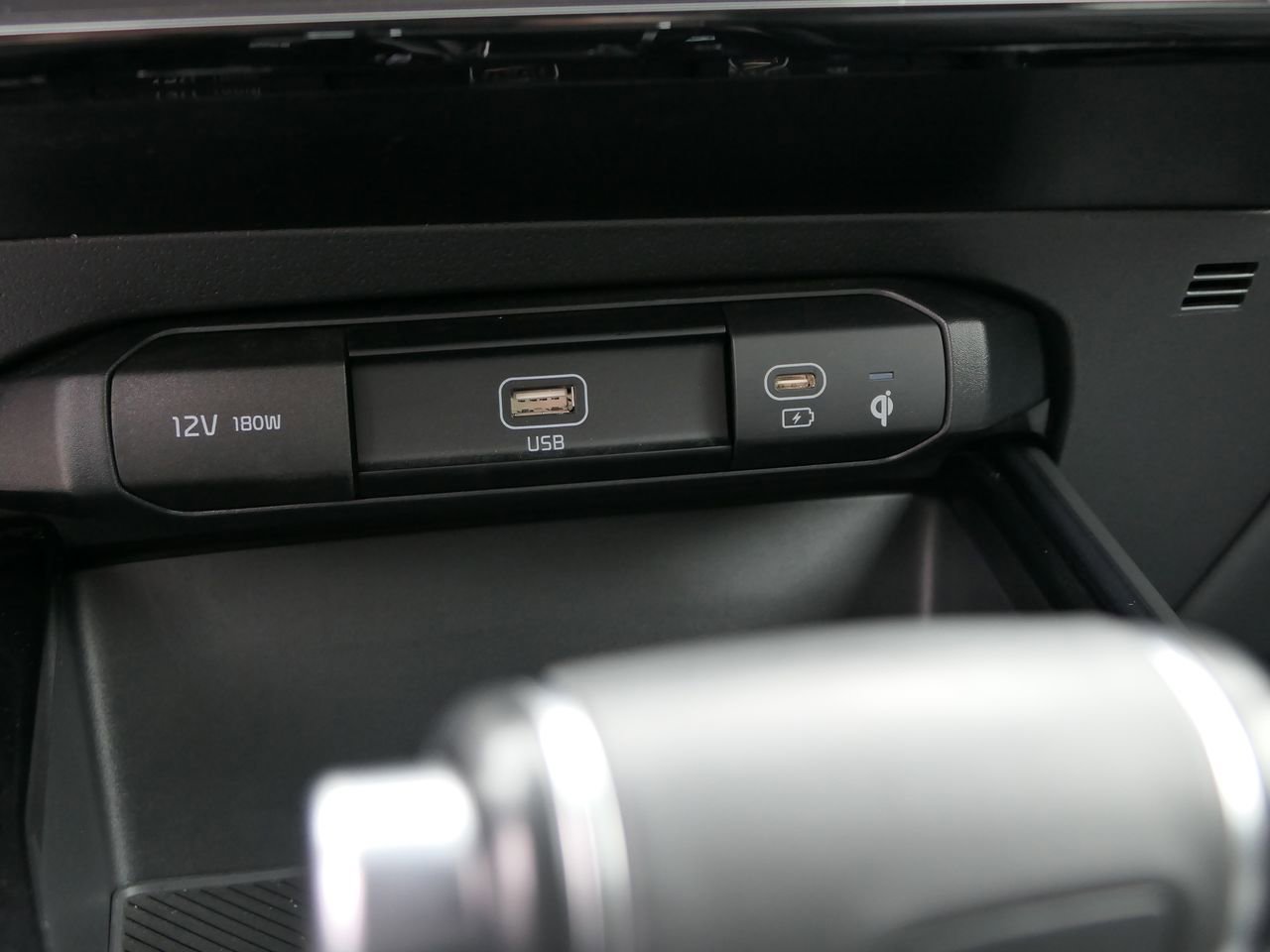 Used 2023 Kia Niro EX Touring image 20