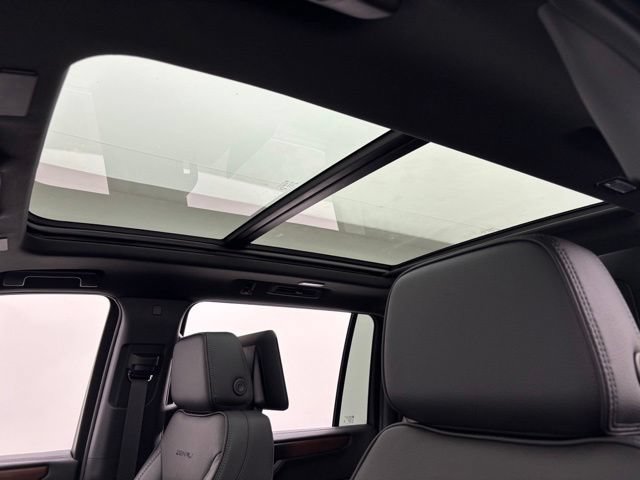 New 2026 GMC Yukon XL Denali w/ Denali Reserve Package AWD/4WD image 5