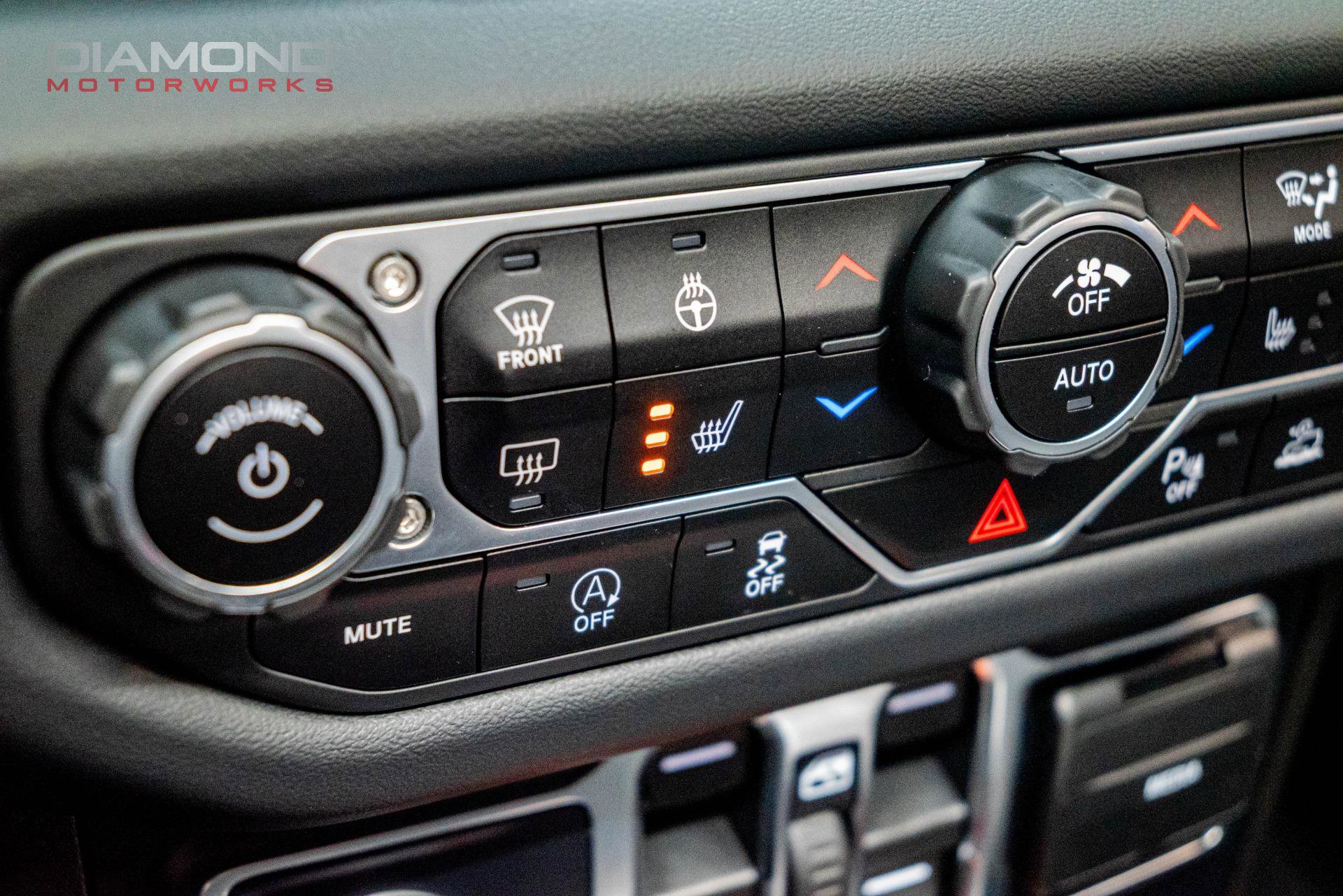 Used 2024 Jeep Wrangler Unlimited Sahara w/ Technology Group image 83