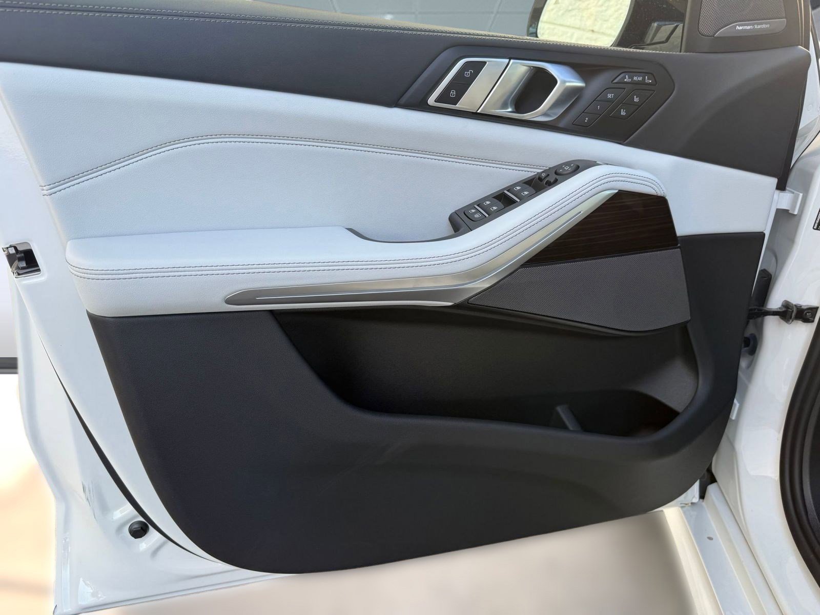 New 2026 BMW X7 xDrive40i w/ Executive Package image 11