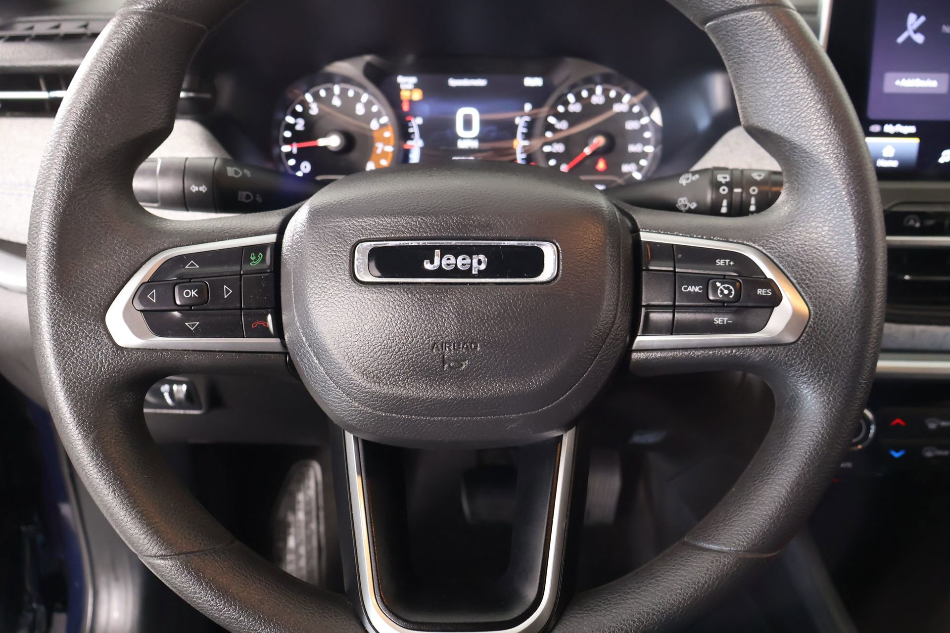 Used 2024 Jeep Compass Sport AWD/4WD image 3