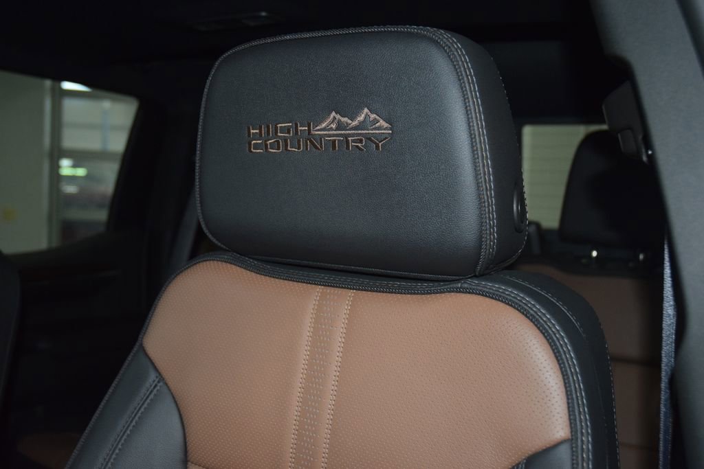 Used 2024 Chevrolet Silverado 1500 High Country w/ High Country Premium Package image 43