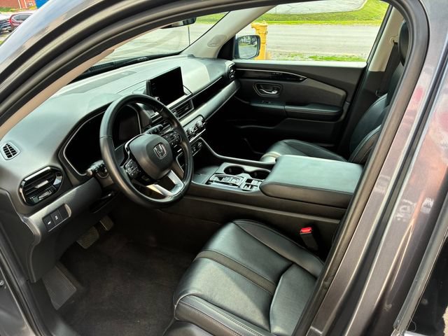 Used 2023 Honda Pilot Touring image 16