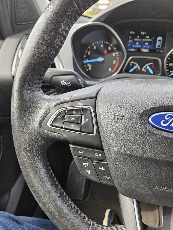 Used 2018 Ford Escape SEL image 16