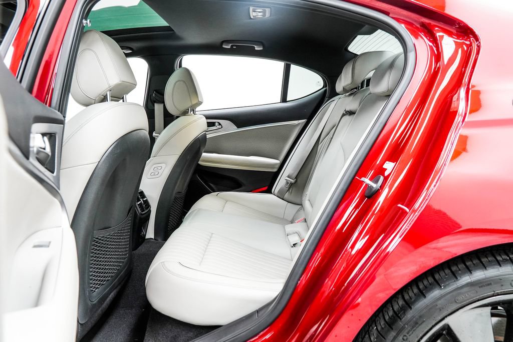 Used 2022 Genesis G70 3.3T w/ Sport Advanced Package RWD image 18