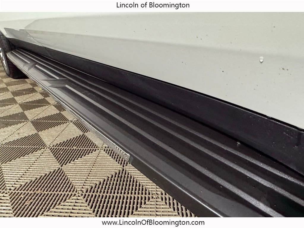 Used 2021 Chevrolet Suburban Premier w/ Premium Package image 15