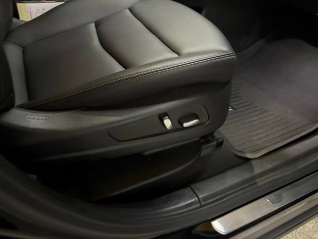 Used 2024 Cadillac XT6 Luxury w/ LPO, Floor Liner Package AWD/4WD image 37