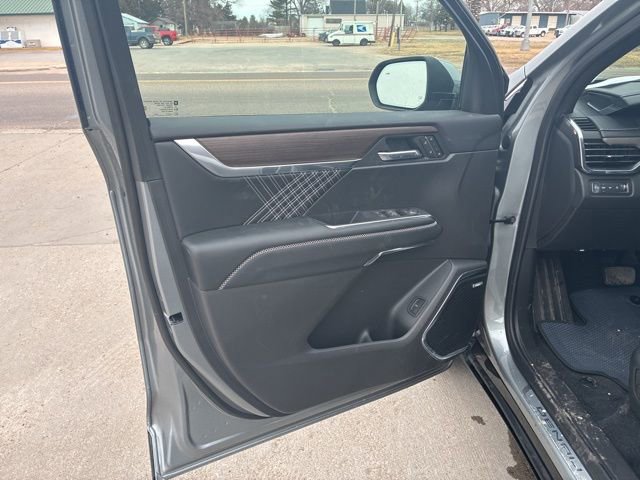 Used 2025 GMC Acadia Denali w/ LPO, Floor Liner Package image 10