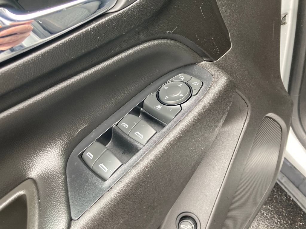 Used 2019 Chevrolet Equinox LT image 12