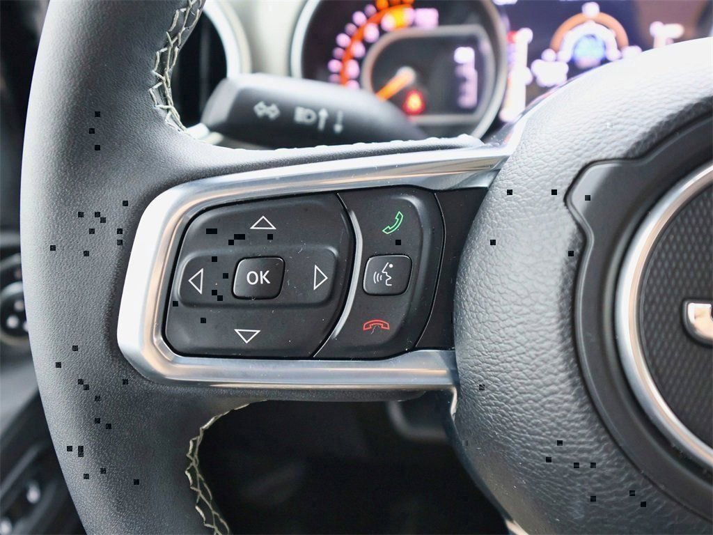 Used 2023 Jeep Wrangler Unlimited Sahara AWD/4WD image 25