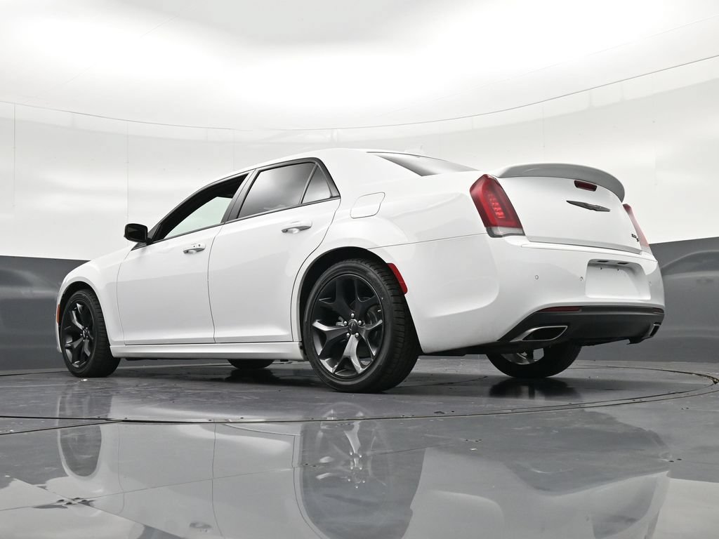 Used 2023 Chrysler 300 S w/ Comfort Group RWD image 26
