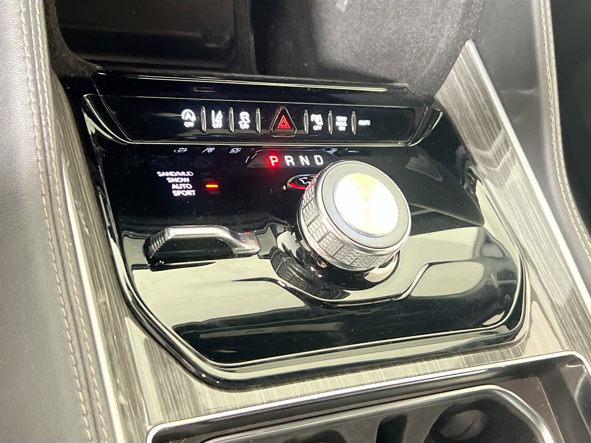Used 2022 Jeep Wagoneer Series II AWD/4WD image 17
