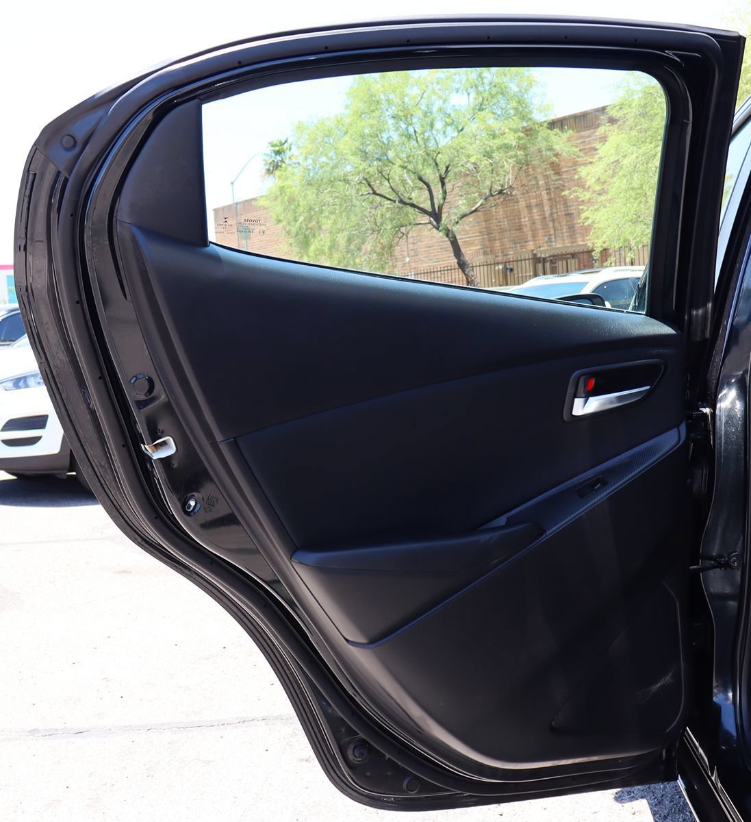Used 2018 Toyota Yaris iA FWD image 29
