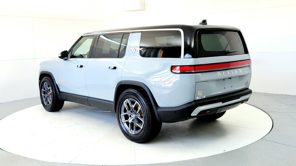 Used 2023 Rivian R1S Adventure Quad AWD/4WD image 5