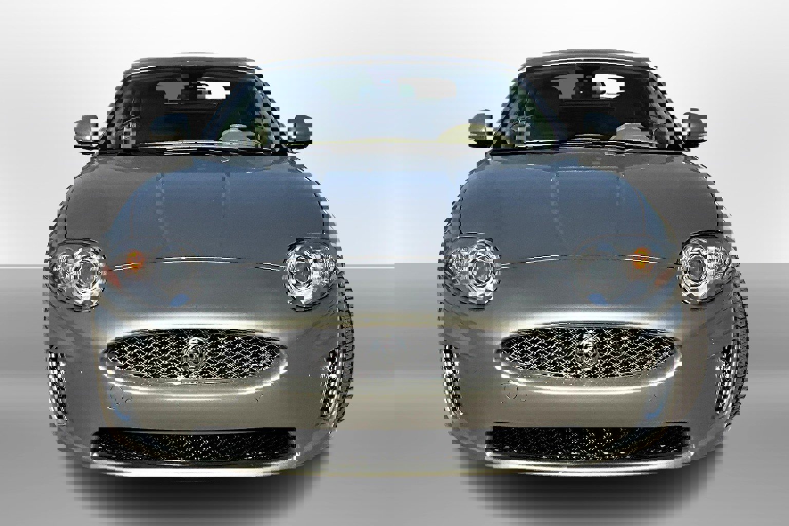 Used 2010 Jaguar XK Convertible image 3