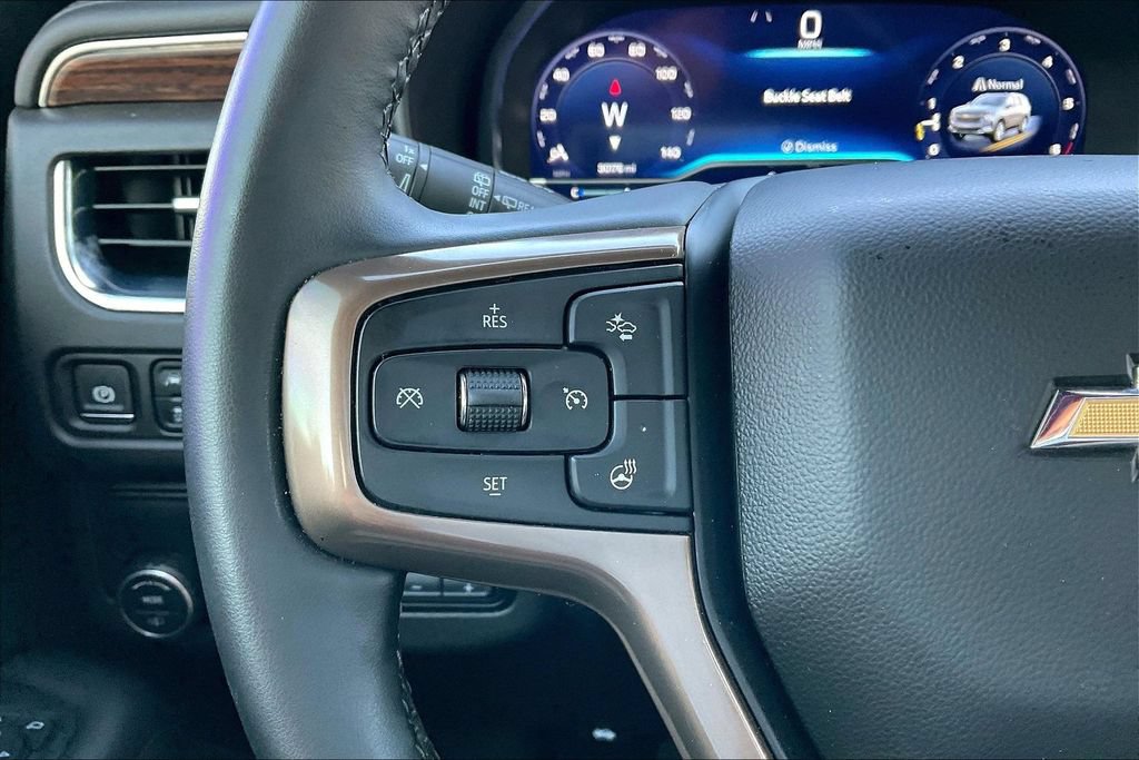 Used 2024 Chevrolet Suburban High Country RWD image 10