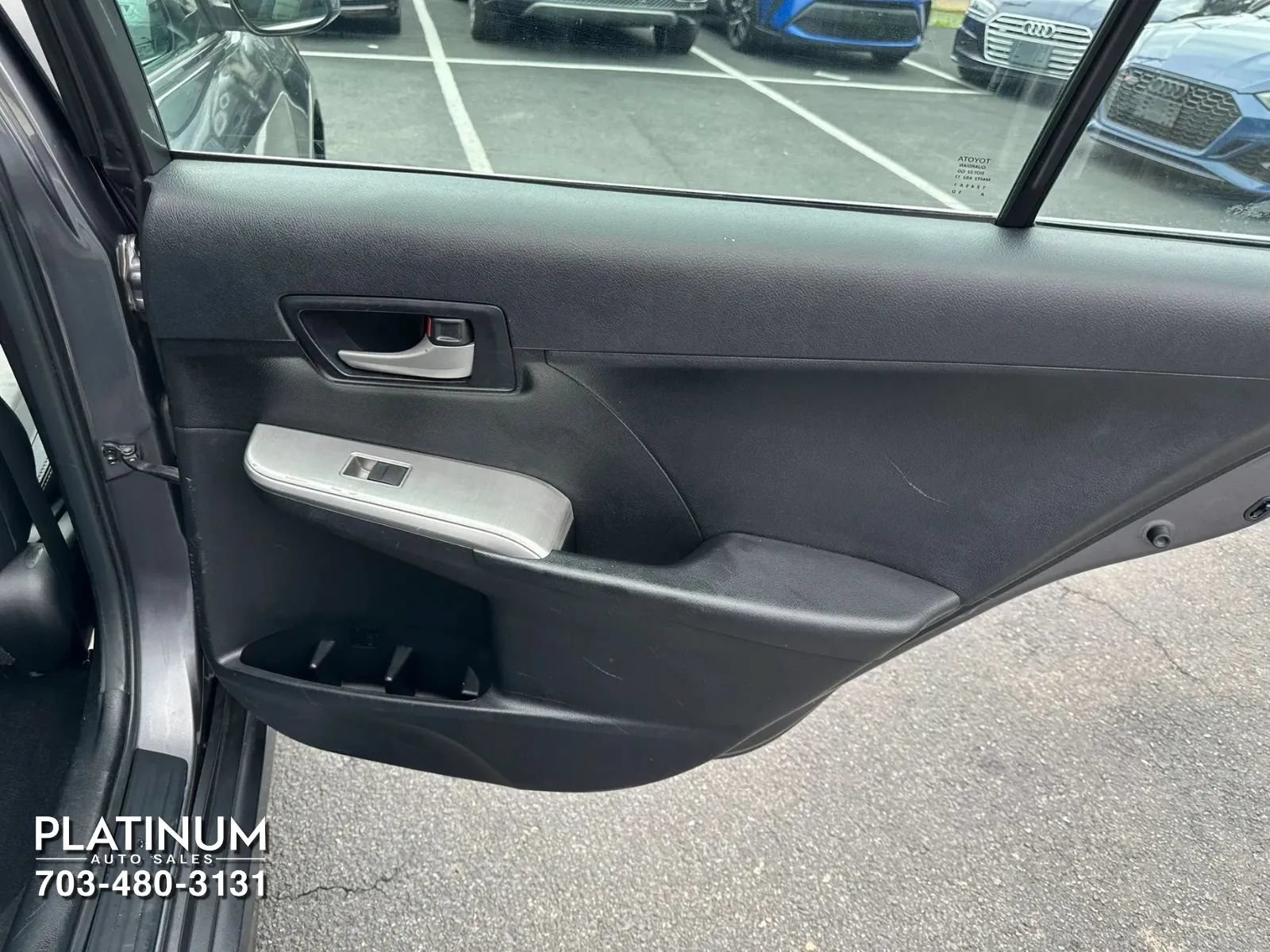 Used 2014 Toyota Camry SE FWD image 19
