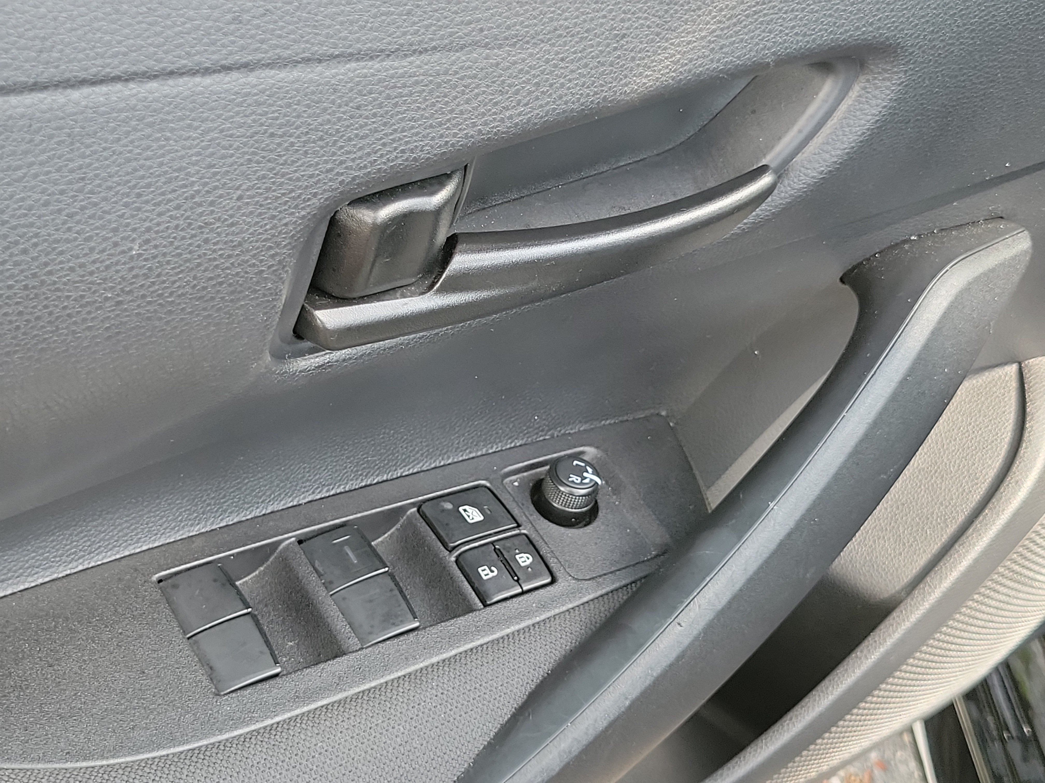 Used 2025 Toyota Corolla LE FWD image 16