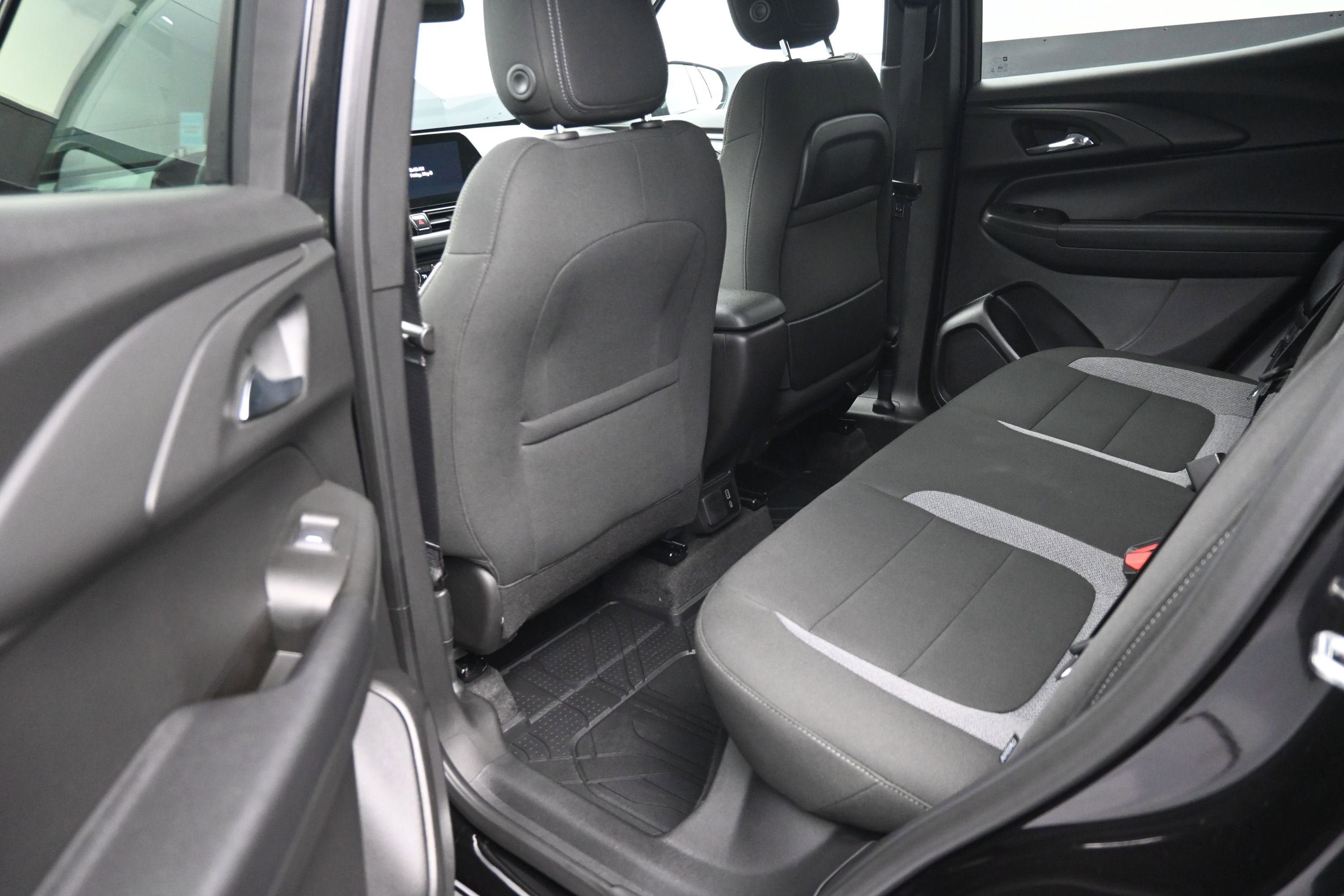 Certified 2025 Chevrolet TrailBlazer LT w/ Convenience Package FWD image 27