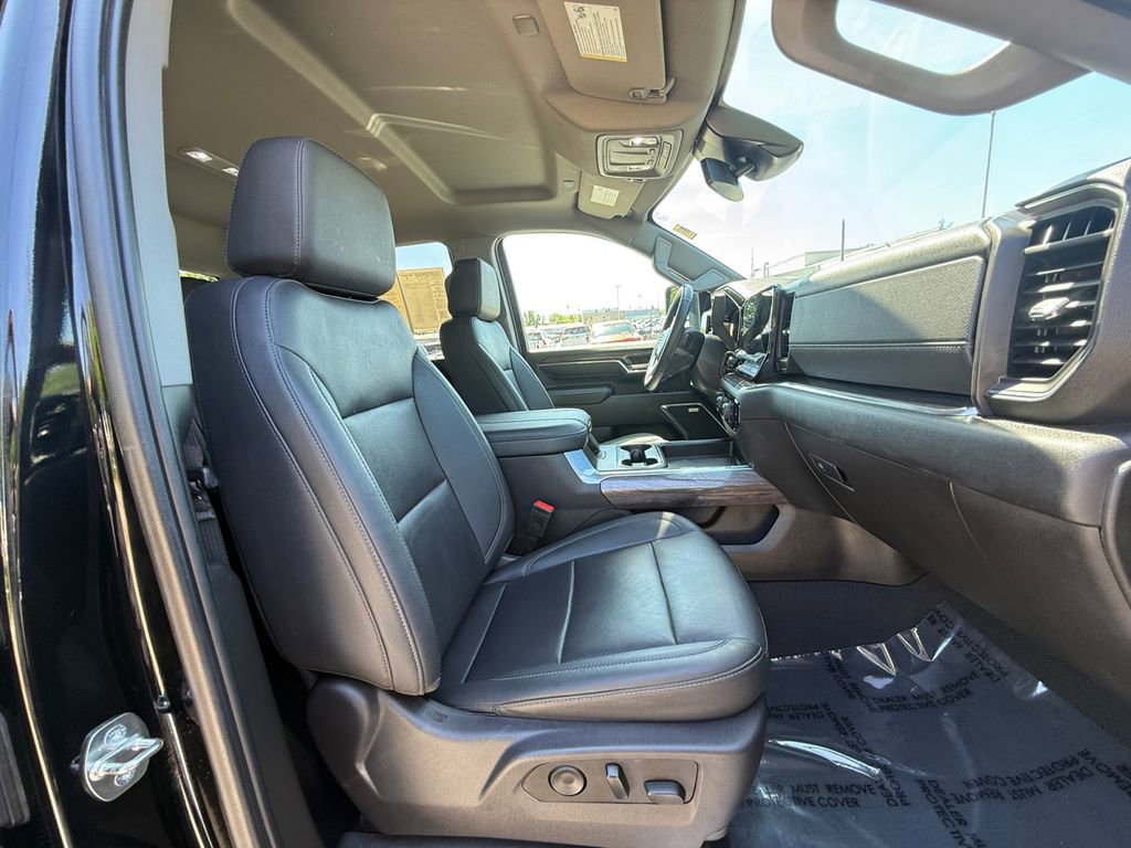 Used 2024 Chevrolet Silverado 3500 LTZ w/ LTZ Convenience Package AWD/4WD image 26