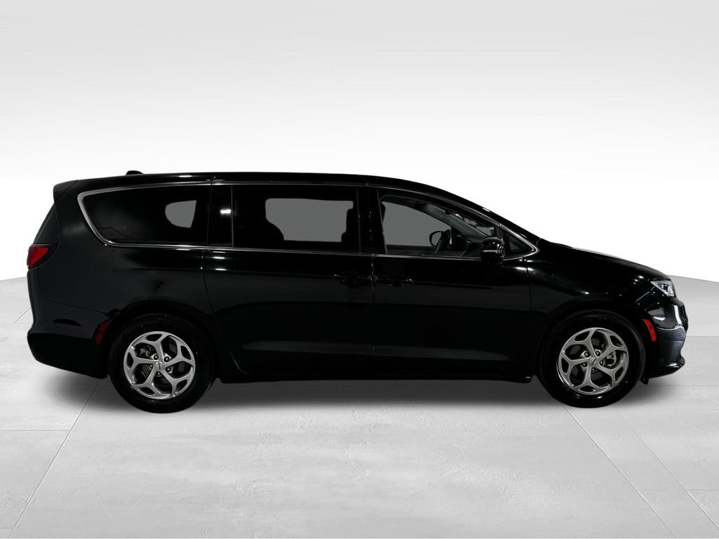 Used 2024 Chrysler Pacifica Limited FWD image 22