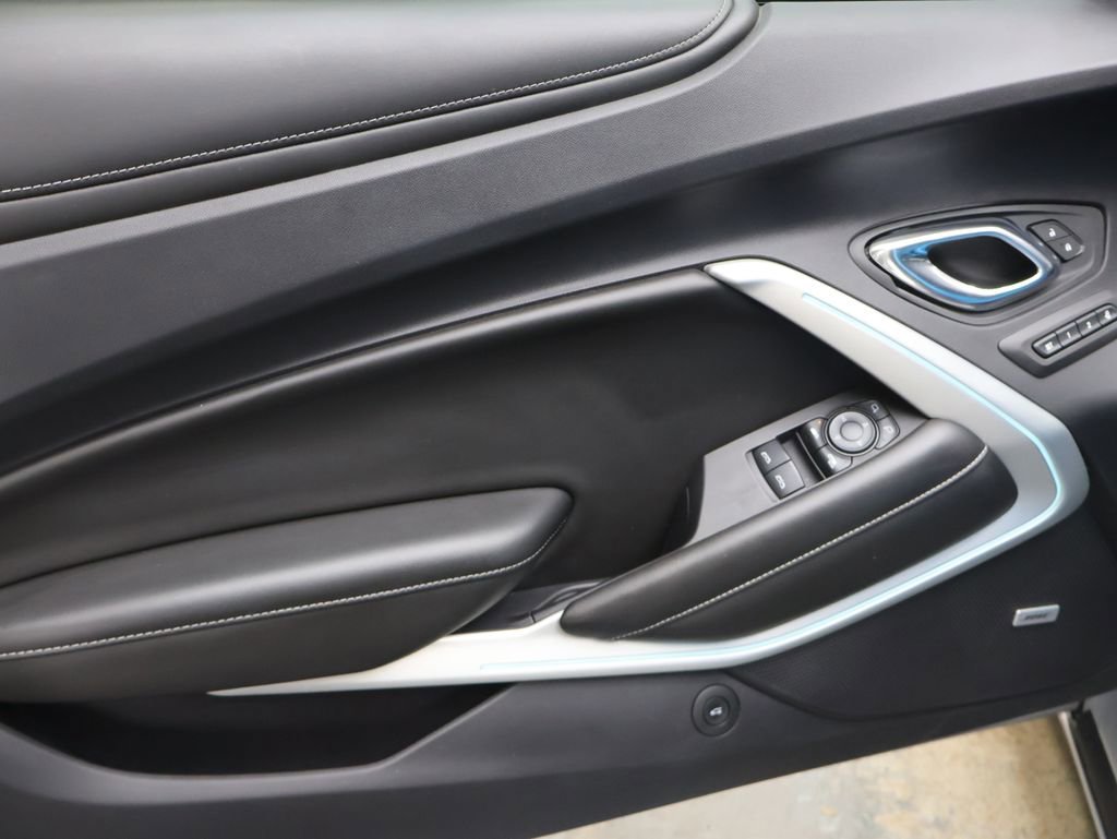 Used 2016 Chevrolet Camaro SS image 15
