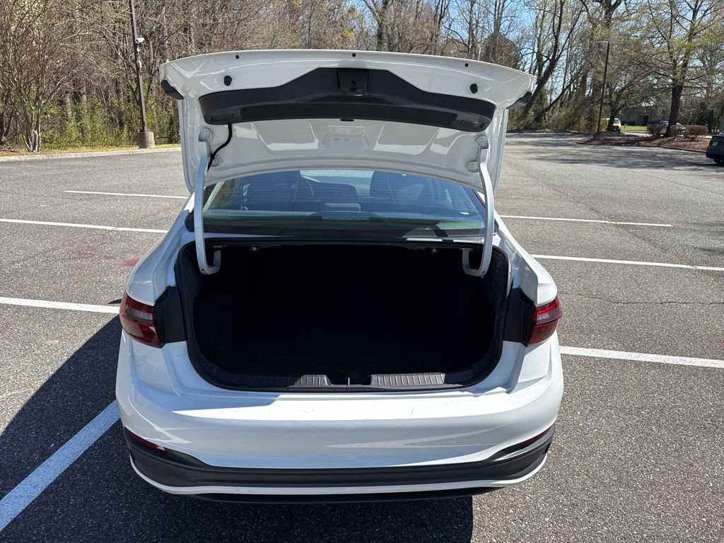 Used 2024 Volkswagen Jetta S image 9