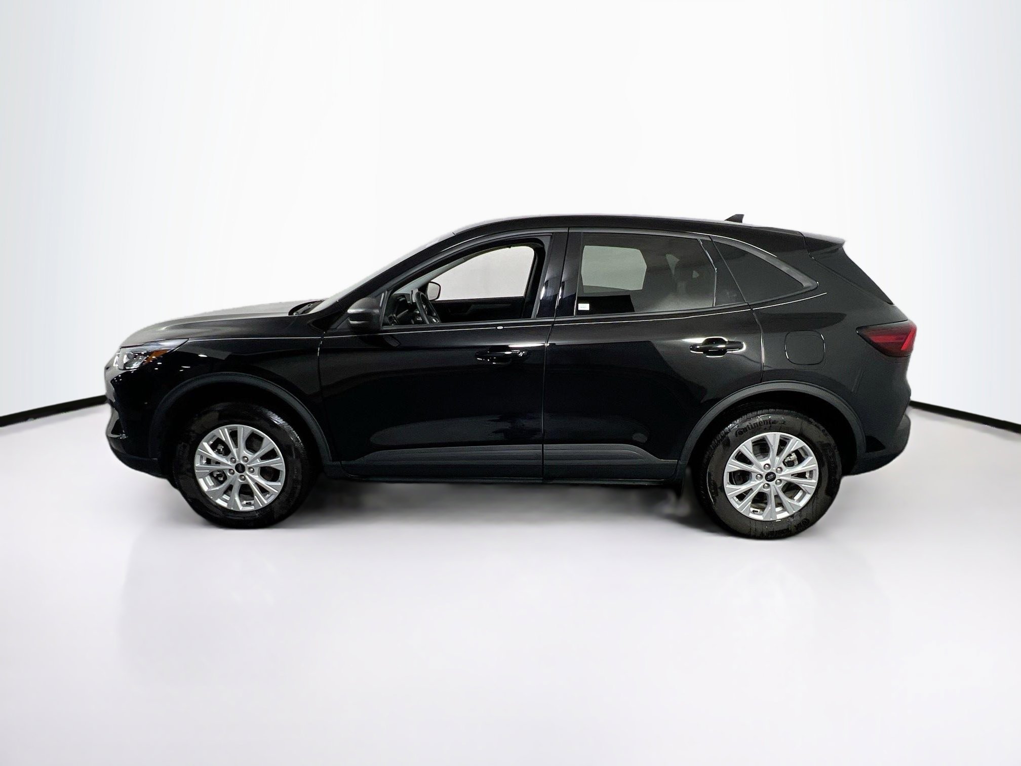 Used 2025 Ford Escape Active w/ Cold Weather Package AWD/4WD image 8
