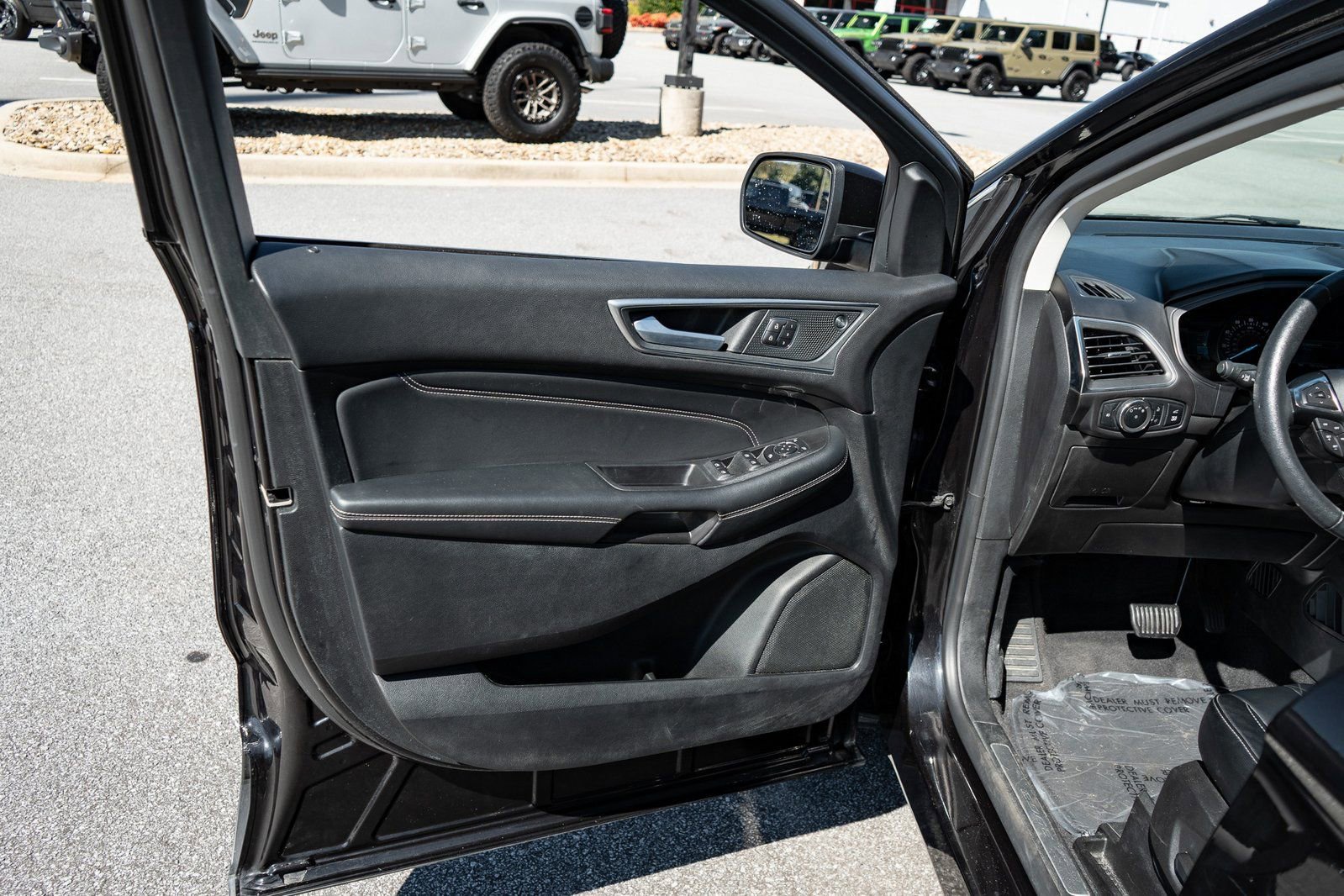 Used 2024 Ford Edge Titanium AWD/4WD image 16