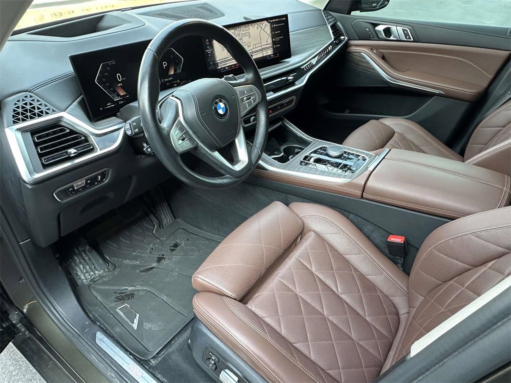 Used 2023 BMW X7 xDrive40i w/ Parking Assistance Package image 12