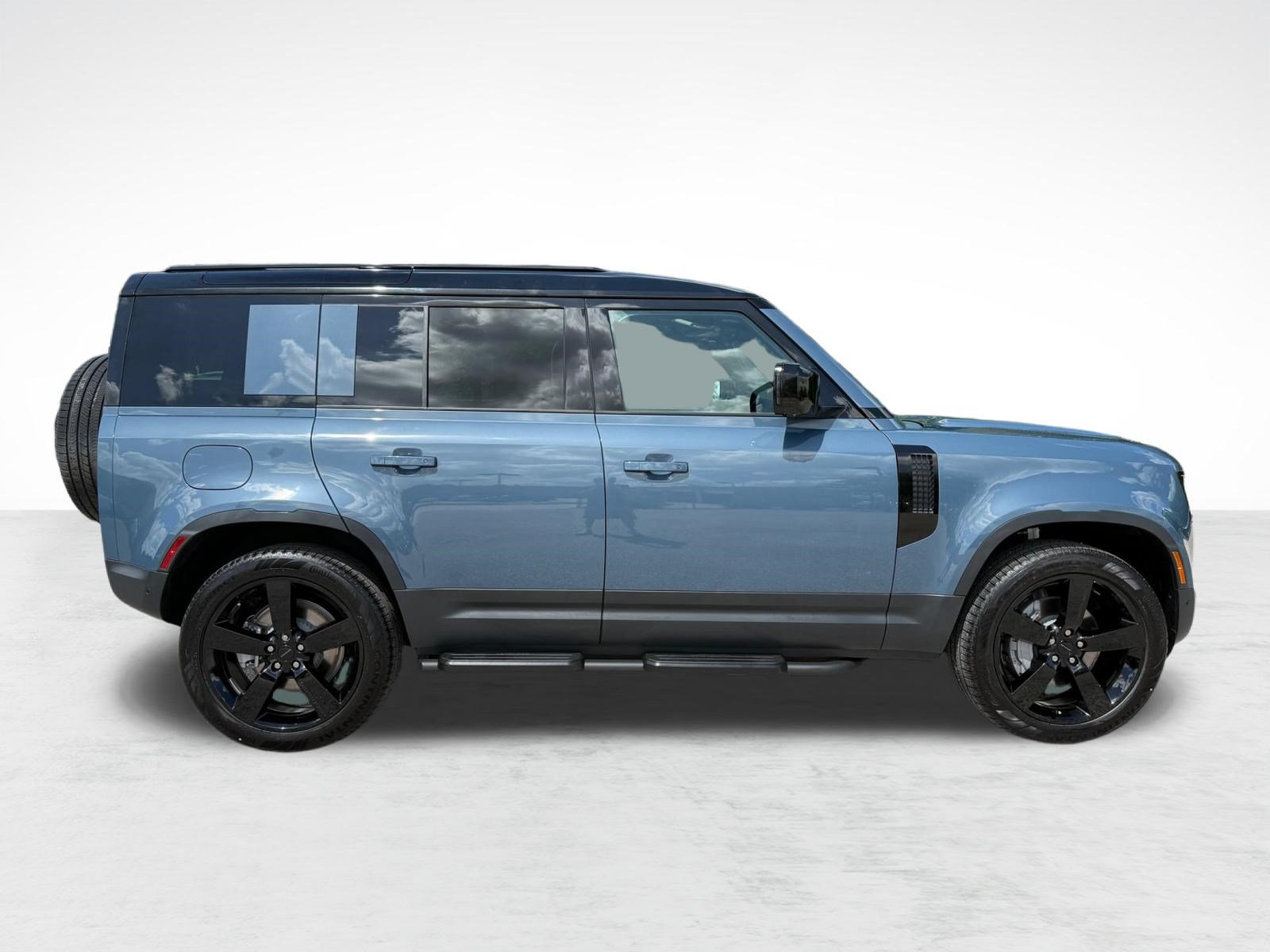 New 2026 Land Rover Defender 110 S AWD/4WD image 8