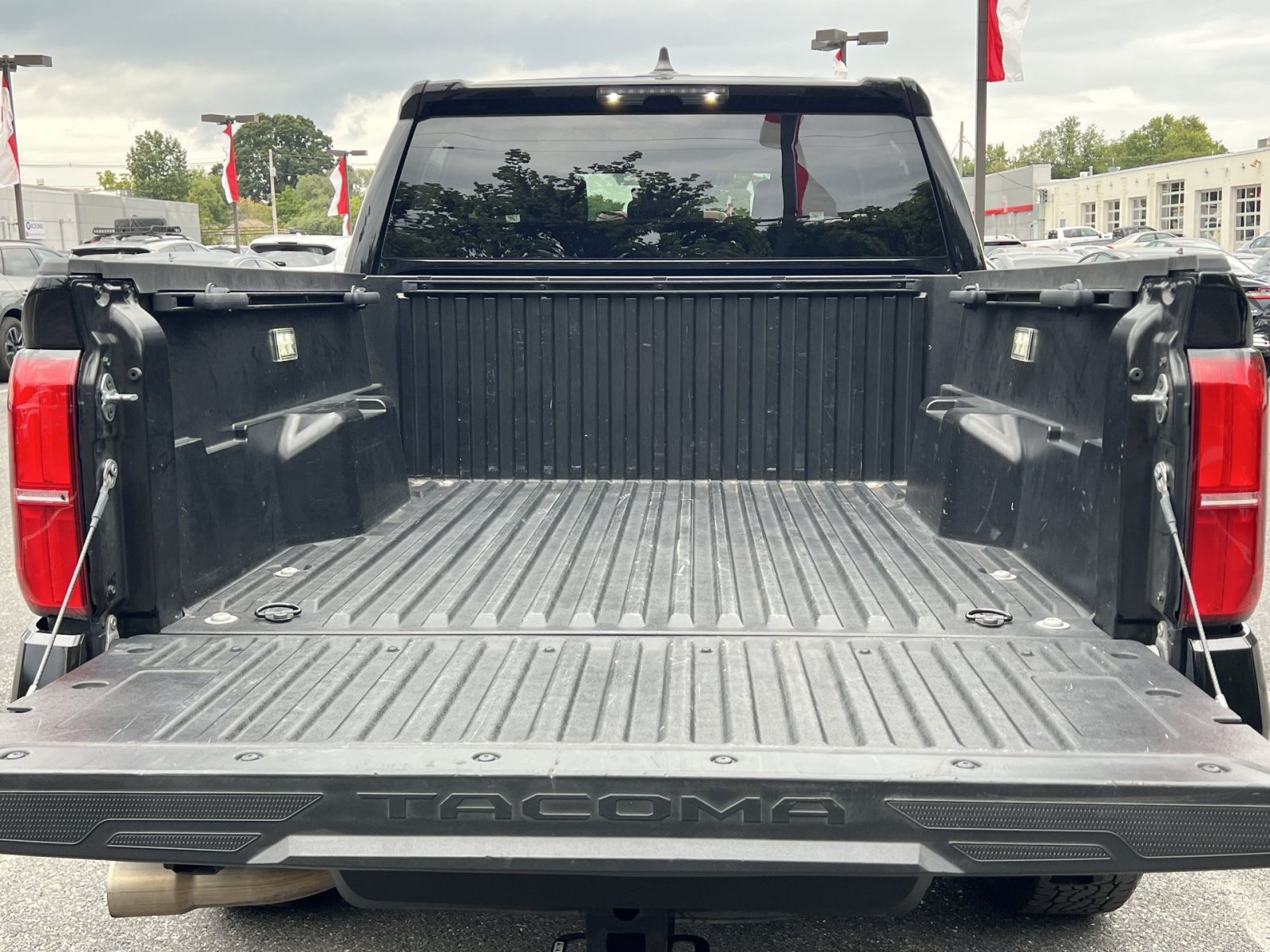Used 2024 Toyota Tacoma TRD Off-Road AWD/4WD image 24