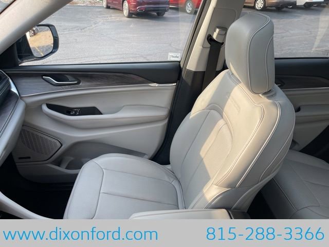 Used 2023 Jeep Grand Cherokee Overland image 22