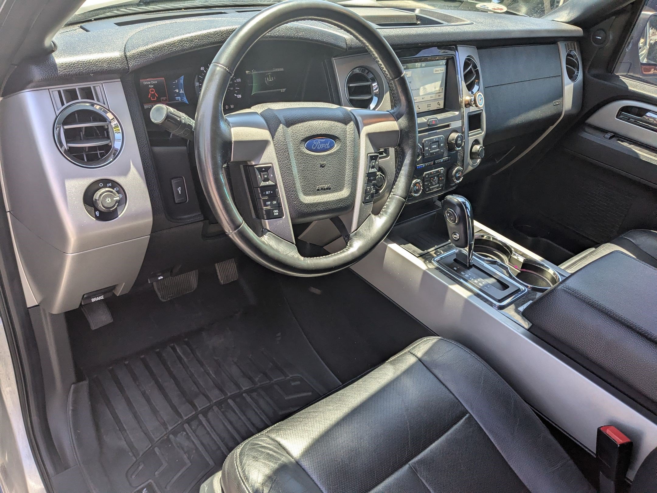 Used 2016 Ford Expedition Limited AWD/4WD image 17