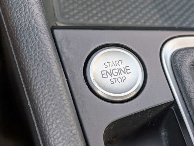 Used 2025 Volkswagen Jetta SE FWD image 29