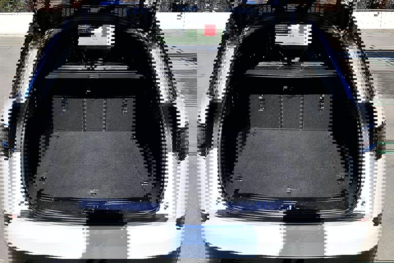 Used 2025 Land Rover Range Rover Velar Dynamic SE image 22