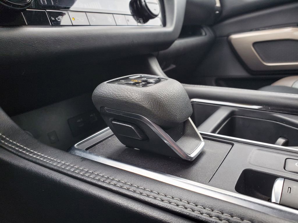 Used 2023 Nissan Pathfinder Platinum image 32