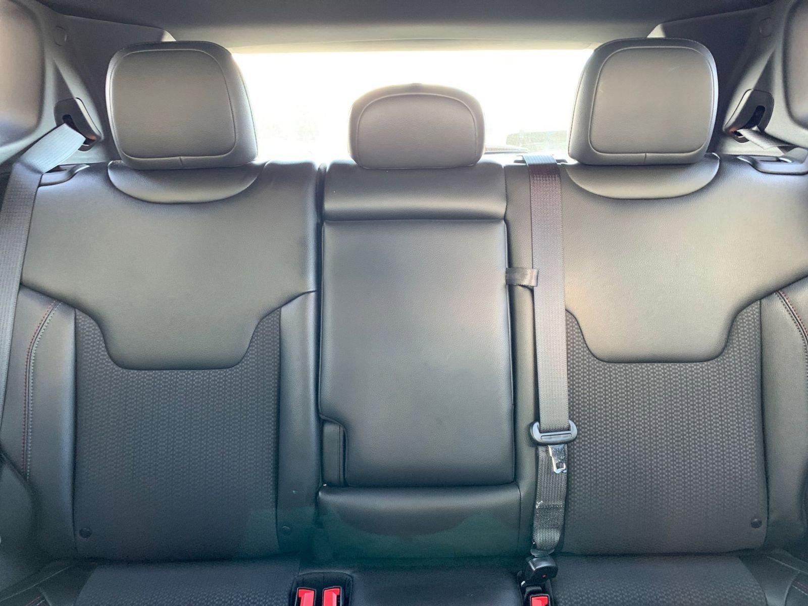 Used 2025 Jeep Compass Trailhawk image 37