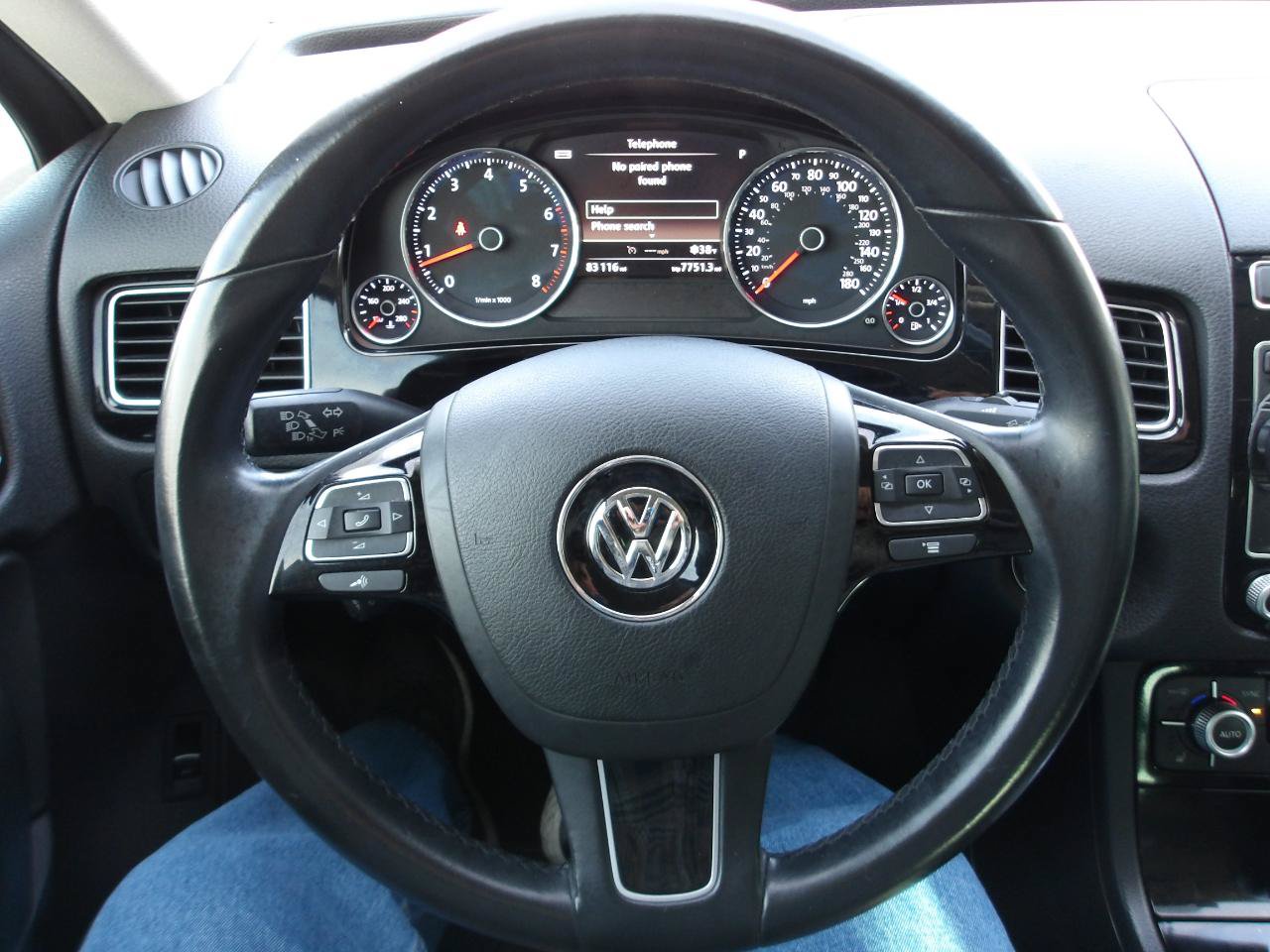 Used 2015 Volkswagen Touareg Sport AWD/4WD image 14