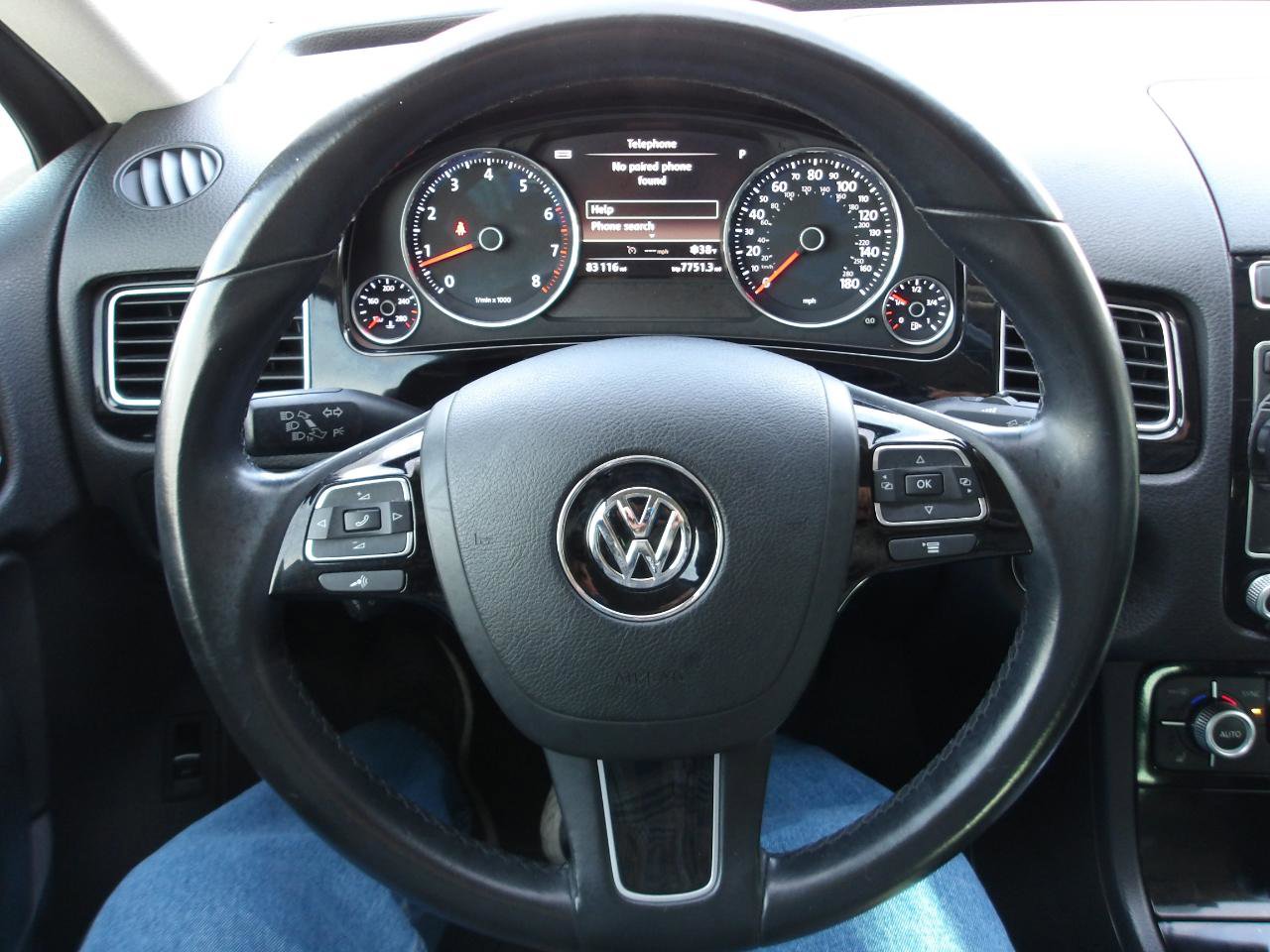 Used 2015 Volkswagen Touareg Sport AWD/4WD image 14