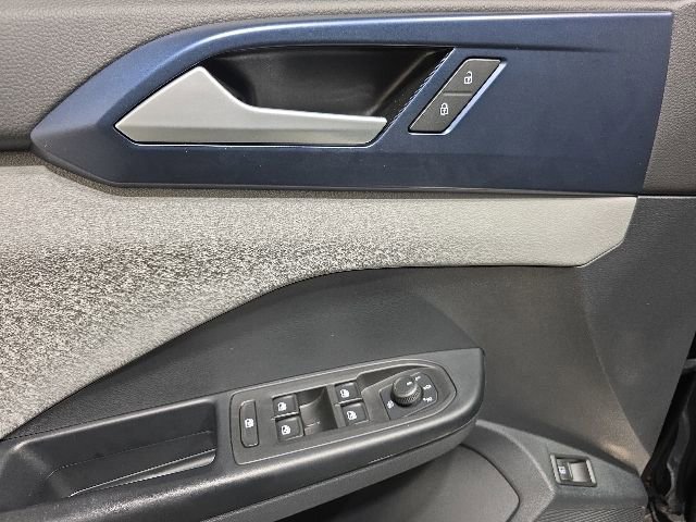 Certified 2023 Volkswagen Taos SE w/ Panoramic Sunroof Package FWD image 12