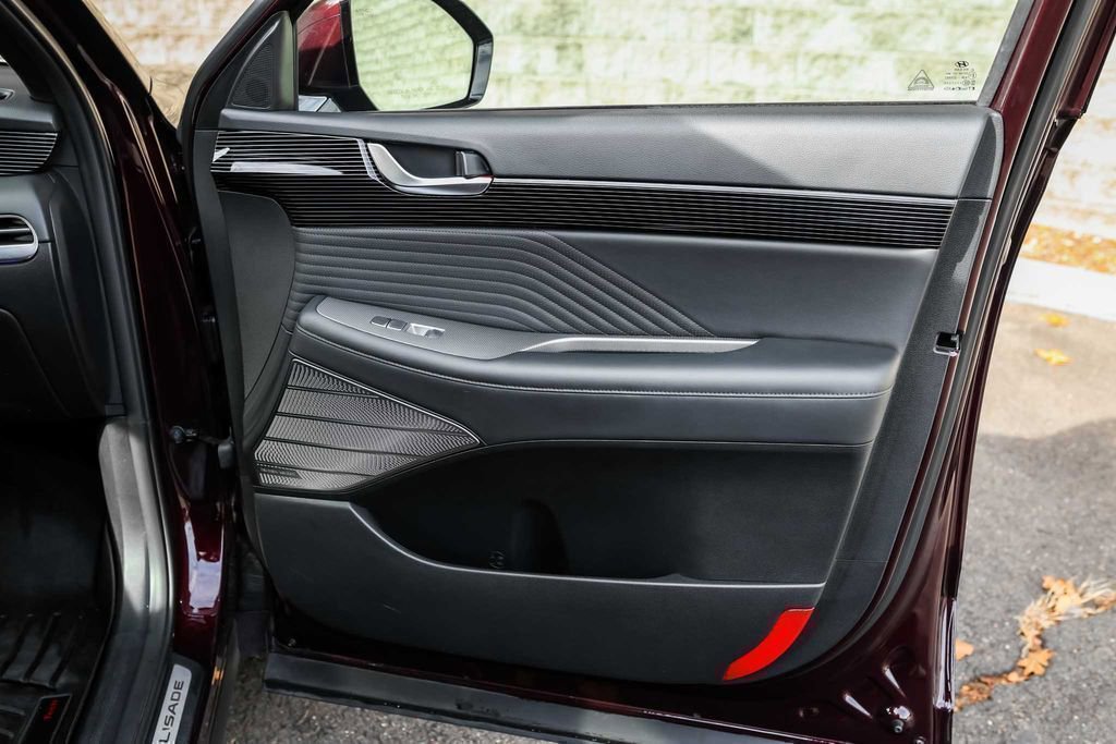 Used 2023 Hyundai Palisade Calligraphy image 13