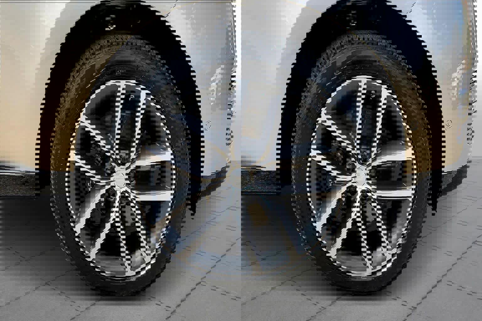 New 2025 Land Rover Range Rover SE image 11