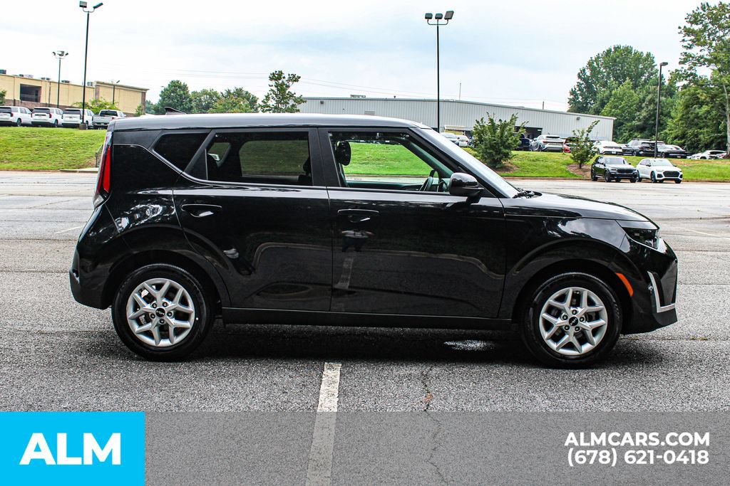 Used 2025 Kia Soul LX w/ LX Technology Package FWD image 9