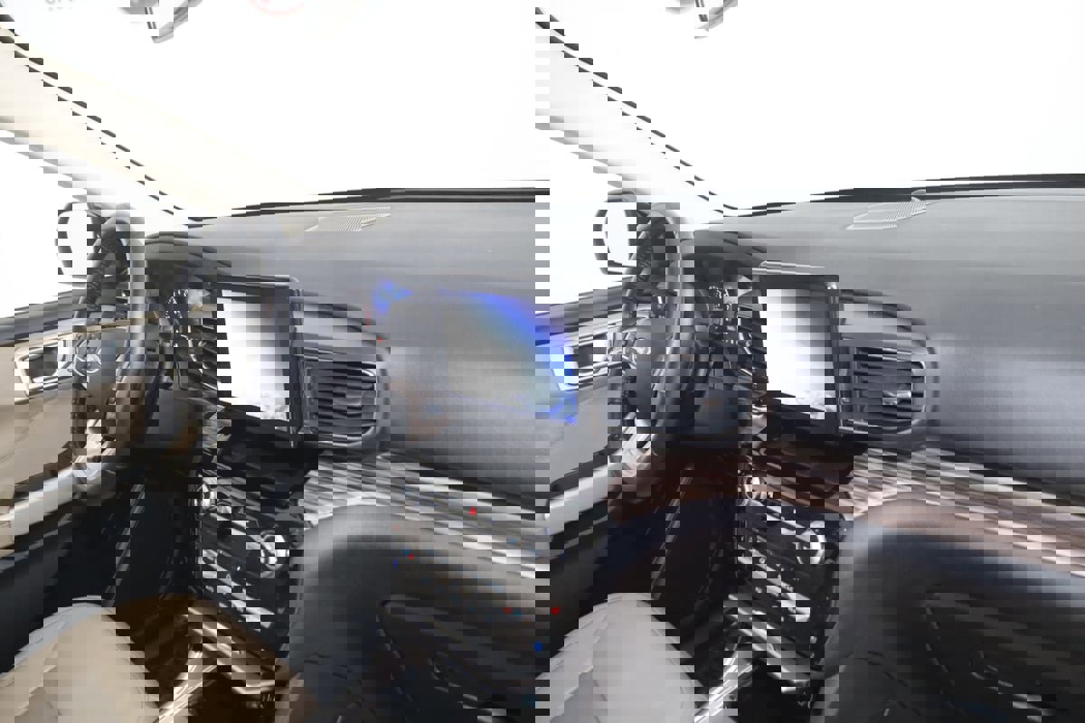 Used 2021 Ford Explorer Limited w/ Equipment Group 301A image 44